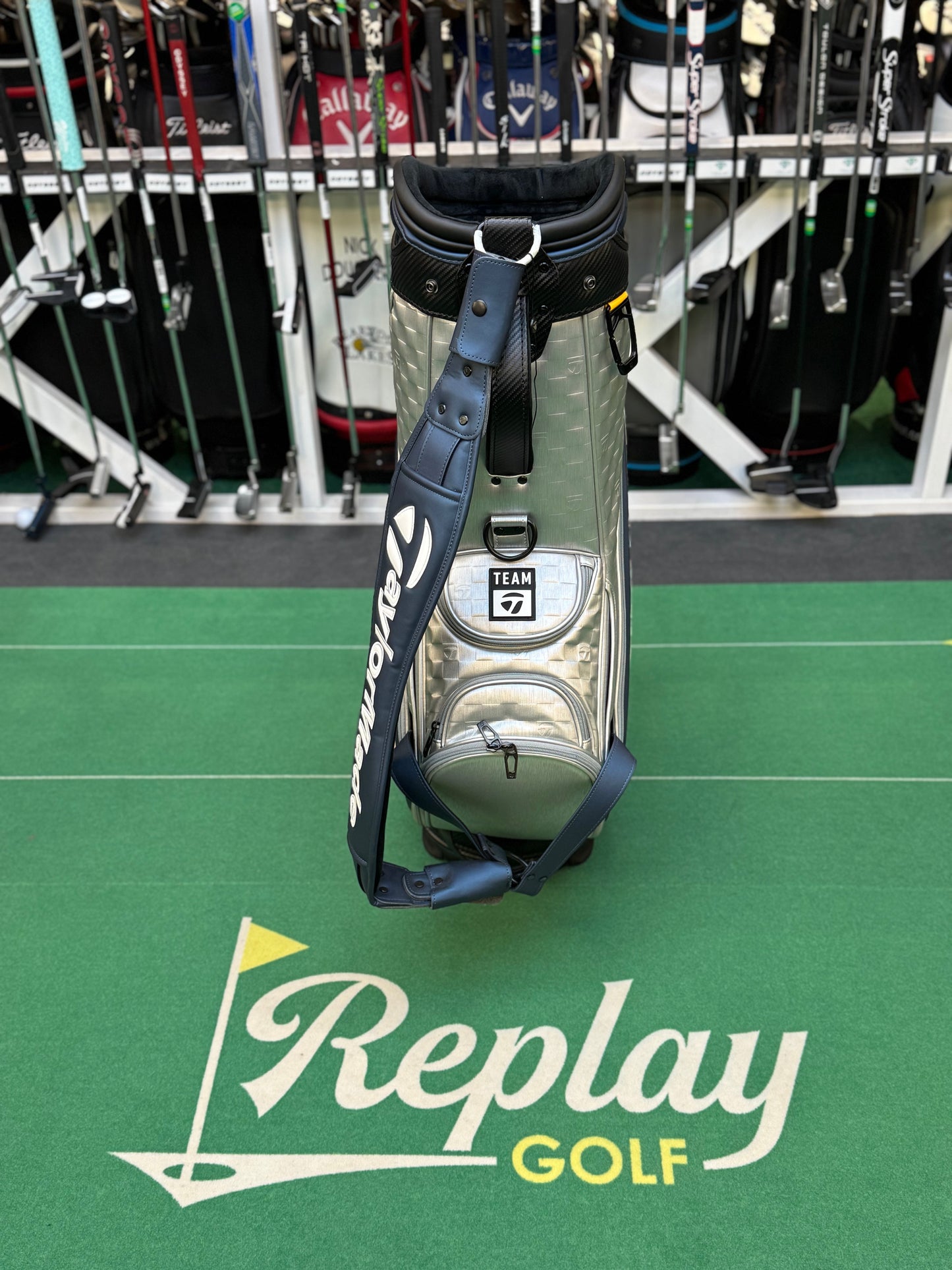 NEW TaylorMade QI10 Tour Staff Bag