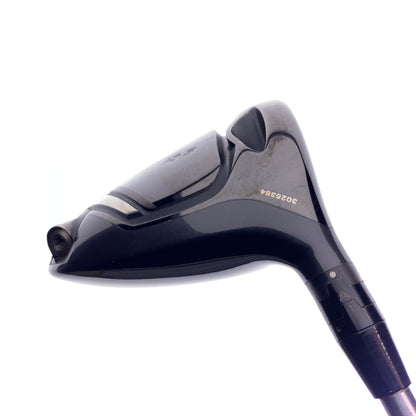 Used Titleist 917 D2 Driver / 10.5 Degrees / Stiff Flex