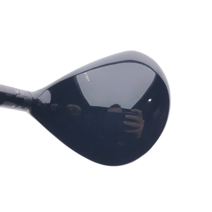 Used Titleist TSR 2 5 Fairway Wood / 18 Degrees / Stiff Flex